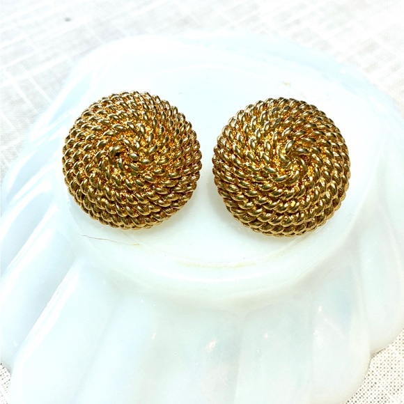 Classic Rope Monet Dome Earrings - Picture 4 of 6